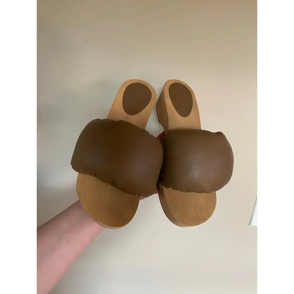 The Room Womens 9-9.5 ? Studded Wooden Brown Leather Pillow Sandals